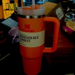 20oz peachy orange Stanley cup